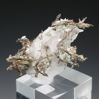 ALARGENTUM Y PLATA PSEUDOMÓRFICA DE DISCRASITA