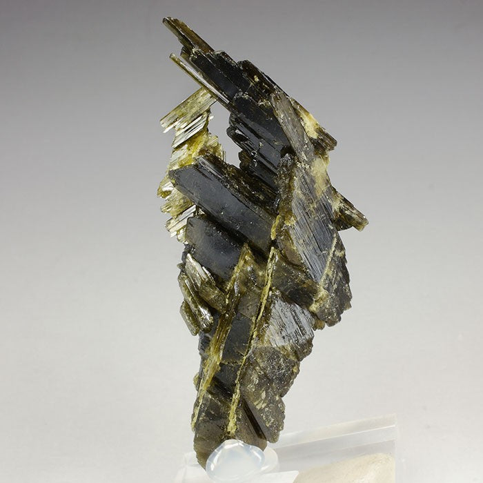 Comprar mineral epidota | Envío desde 48 horas – Luis Burillo Minerales