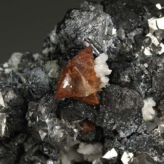 SCHEELITA, HELVITA, ARSENOPIRITA, MAGNETITA