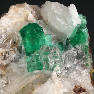 BERILO VAR. ESMERALDA CUARZO CALCITA