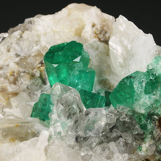 BERILO VAR. ESMERALDA CUARZO CALCITA