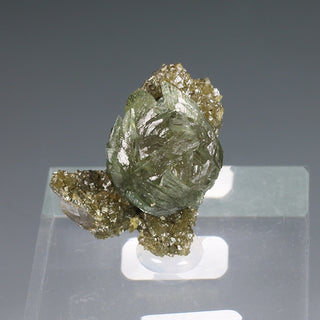 LUDLAMITA, PIRITA, SIDERITA, CUARZO