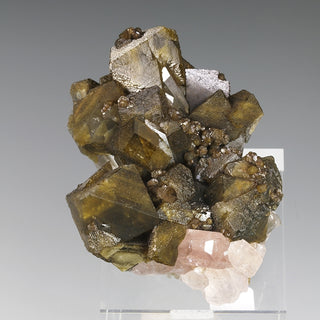 FLUORAPATITO, SIDERITA, CUARZO